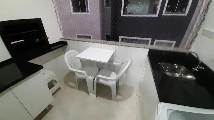 Self Check-in Wi-fi , 2 Garagens, Home-officce, Ar Quente E Frio * Florianopolis